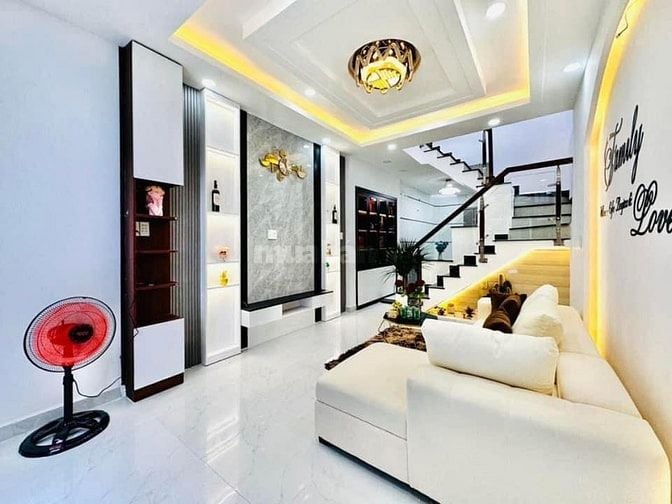 Vỡ Nợ bán nhà Lê Quang Sung Q6 64m2-Giá 1Tỷ150-kế trường Chi Lăng