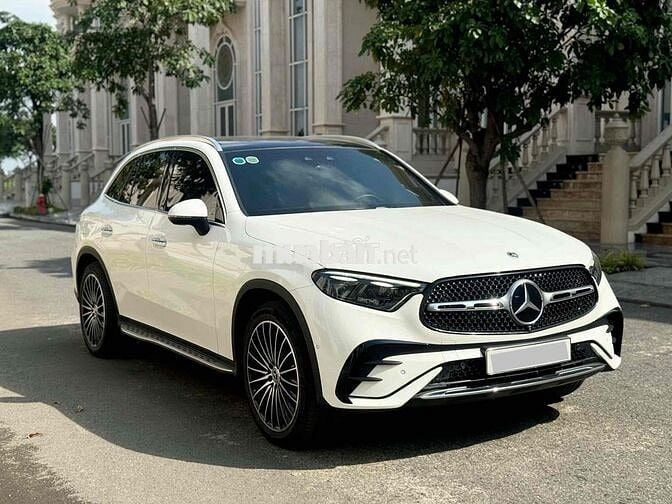 Mercedes Benz GLC Class 2023 - 9000 km