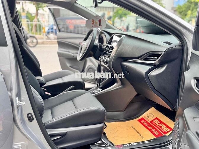 Toyota Vios E CVT - 5000 km - 2025 màu bạc