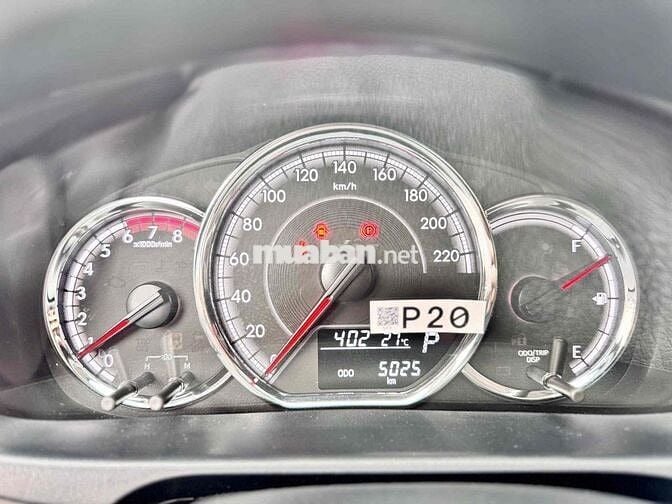 Toyota Vios E CVT - 5000 km - 2025 màu bạc