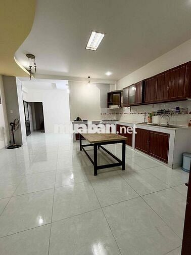 Cho Thuê Tầng Trệt Rộng 50m2 1pn bếp rộng gần QL50
