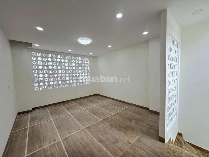 Cần bán nhà ngay chợ TÂN ĐỊNH  giá 18,5 tỷ