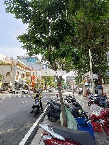 MẶT BẰNG CHO THUÊ GÓC MẶT TIỀN – TRUNG TÂM QUẬN 1