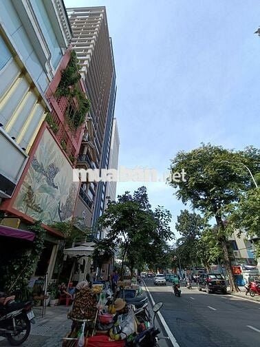 MẶT BẰNG CHO THUÊ GÓC MẶT TIỀN – TRUNG TÂM QUẬN 1