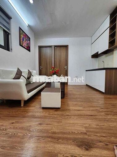 Rất đẹp - Hoàng Ngân 55m2 căn hộ ccmn thang máy 2 ngủ ngõ thông rộng .