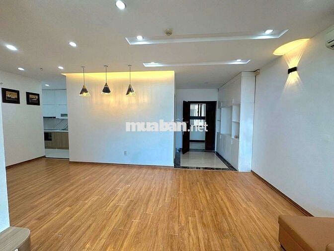 Bán gấp căn Mỹ Đình Plaza. DT 118m, 3pn, 2wc.