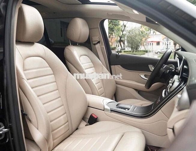 Mercedes Benz GLC 2021 300 4MATIC - 59000 km
