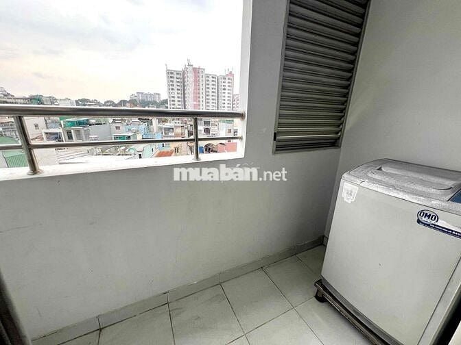 CHUNG CƯ 2PN 2NVS gần 60m2 CÓ BAN CÔNG THANG MÁY HẦM XE NGAY QUẬN 1