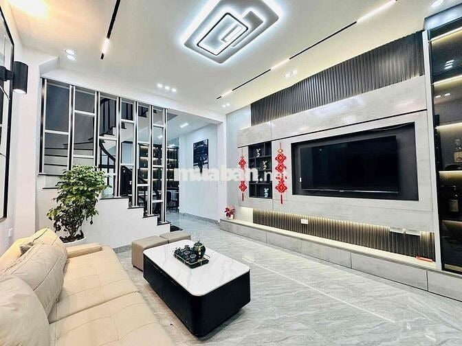 🏡 BÁN NHÀ XUÂN THUỶ – 42m² – CÁCH Ô TÔ 40M – GIÁ HƠN 10 TỶ
