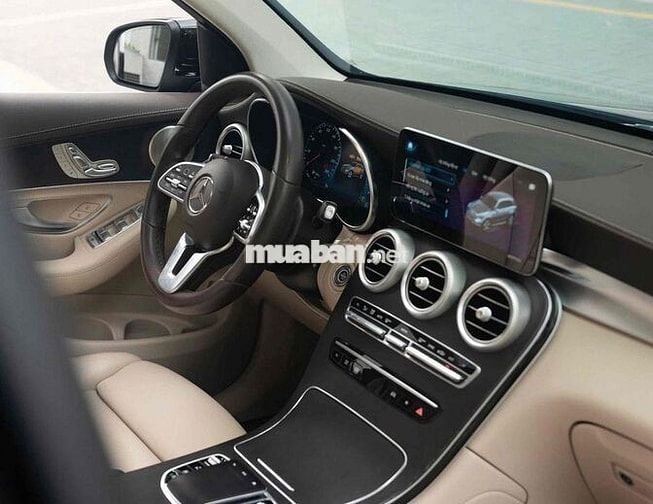 Mercedes Benz GLC 2021 300 4MATIC - 59000 km