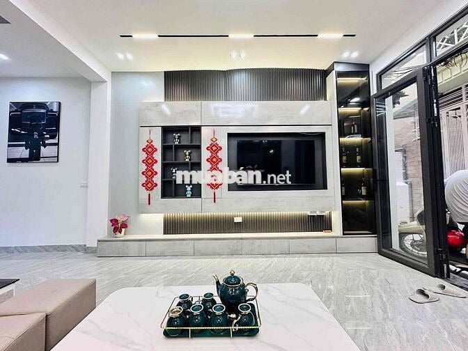 🏡 BÁN NHÀ XUÂN THUỶ – 42m² – CÁCH Ô TÔ 40M – GIÁ HƠN 10 TỶ