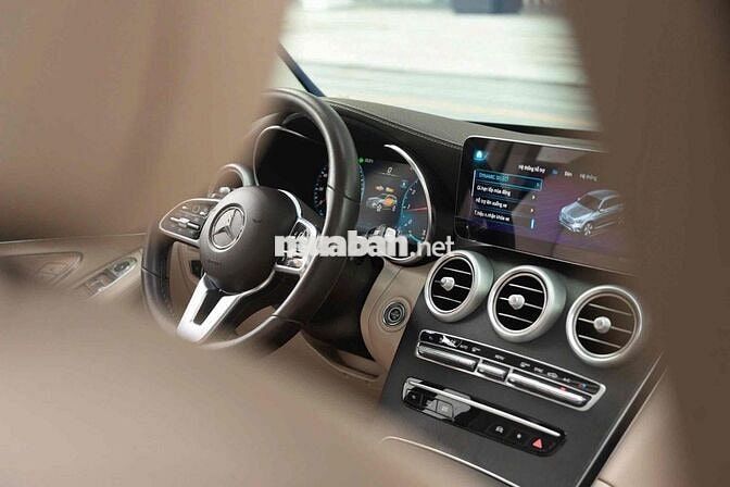 Mercedes Benz GLC 2021 300 4MATIC - 59000 km