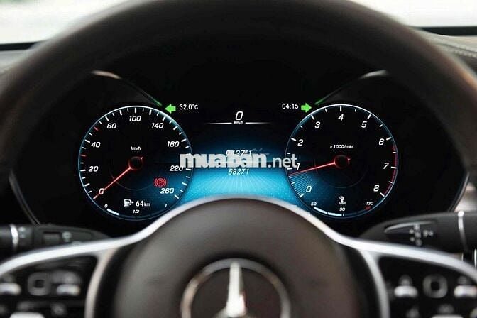 Mercedes Benz GLC 2021 300 4MATIC - 59000 km