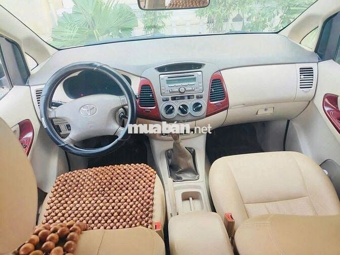 Toyota Innova 2006 G - 250000 km