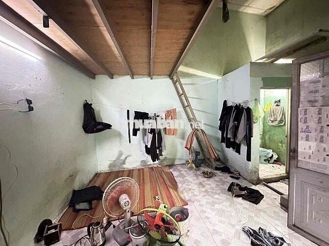 Bán 2 căn nhà nhỏ tiện xây mới,cách xe hơi 20m.Nguồn gốc lâu đời Q.7..