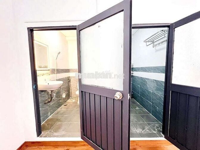 CHDV 2PN + 1PK BAN CÔNG FULL NT KHU VỰC TRUNG TÂM QUẬN 10 TRỐNG SẴN