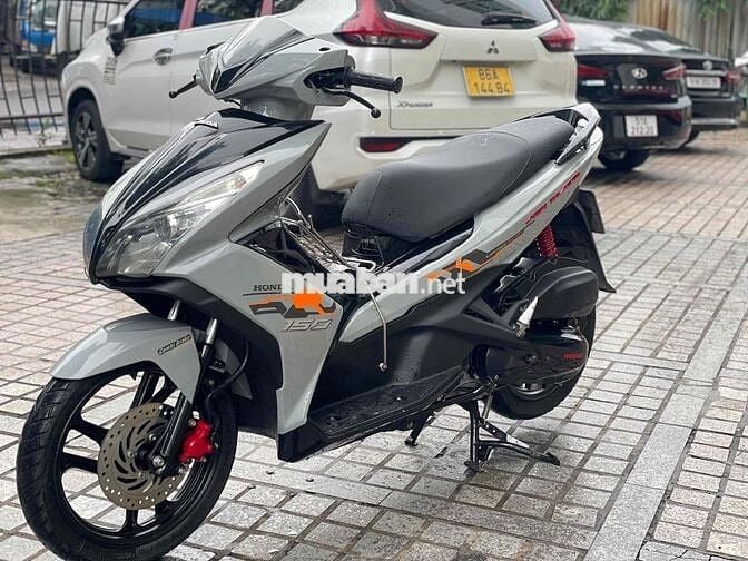 Air Blade 125 áo full mới trả 12tr nhận xe