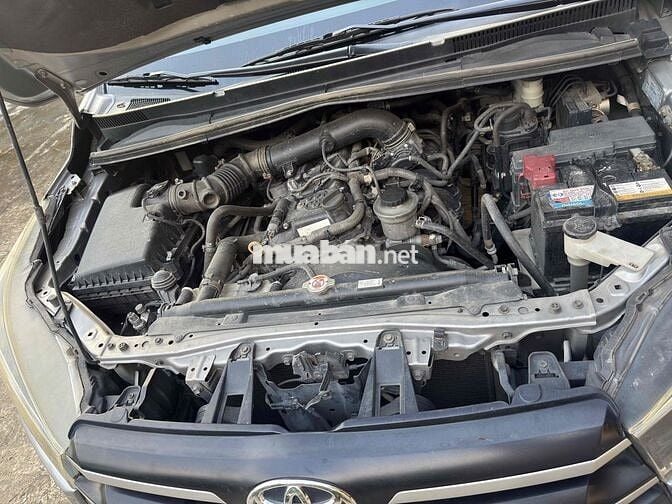 Toyota Innova 2019 2.0G - 330000 km