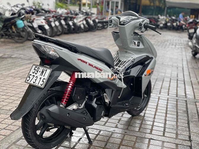 Air Blade 125 áo full mới trả 12tr nhận xe
