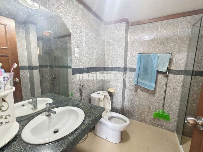 Cho thuê căn hộ Hoàng Anh Gia Lai Lakeview 3 phòng ngủ 110m2