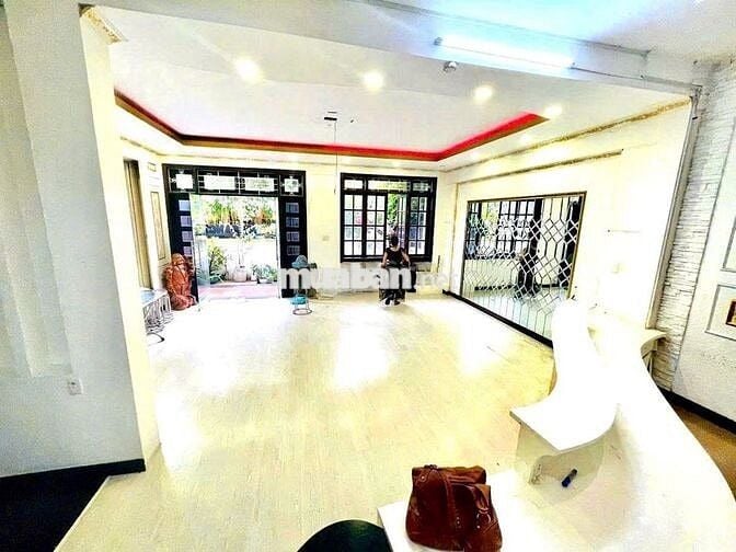 SIÊU HOT!! BIỆT THỰ 35F Nguyễn Tri Phương, Quận 10 - dtsd 650m2 có hầm