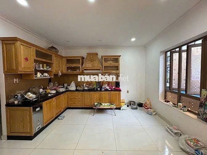 Cho Thuê Nhà Đường Lê Tự Tài, Phú Nhuận ( Ngang 6m - Nhà Rộng Thoáng )