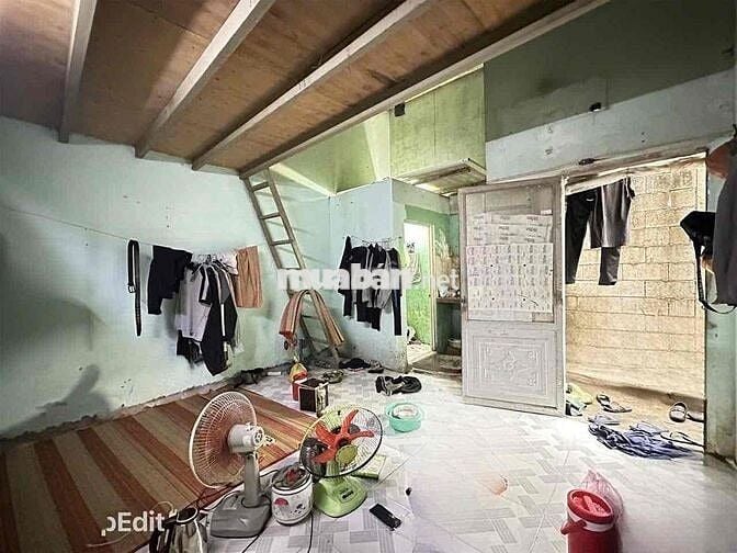 Bán 2 căn nhà nhỏ tiện xây mới,cách xe hơi 20m.Nguồn gốc lâu đời Q.7..