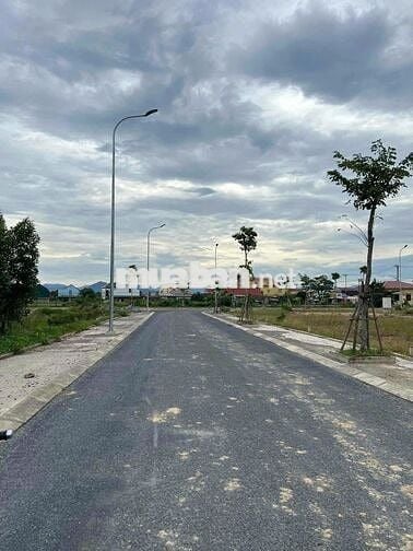 Bán lô đất dãy 2 Lê Lợi đường nhựa dự án 15m