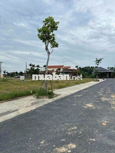 Bán lô đất dãy 2 Lê Lợi đường nhựa dự án 15m