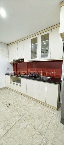 Cho thuê căn hộ tập thể tầng 1 