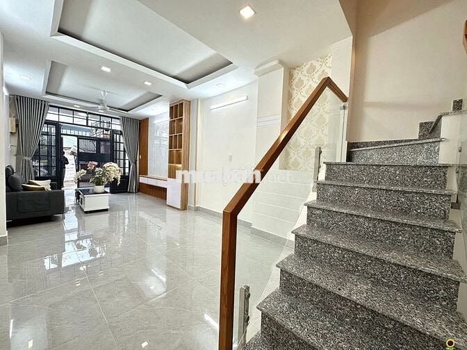 Cần tiền bán gấp nhà Hoàng Hoa Thám, 36m² – giá chỉ 3tỷ5!