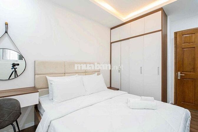 Cho thuê căn hộ 2 phòng ngủ. chung cư Sky Center. gần sân bay TSN