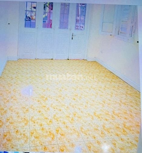 Cho thuê nhà ngõ 218 Tây Sơn, Đống Đa, 40m2x 3 tầng, ô tô đỗ cửa, 