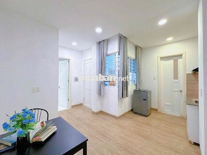 Căn hộ 2 phòng ngủ ngay ngã 4 Phú Nhuận, trung tâm thành phố