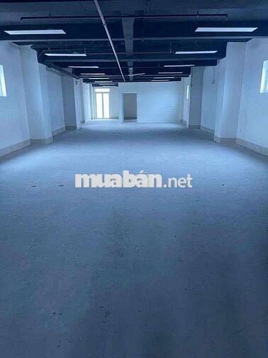 Cho thuê nhà nguyên căn mặt tiền đường Lê Văn Khương quận 12.