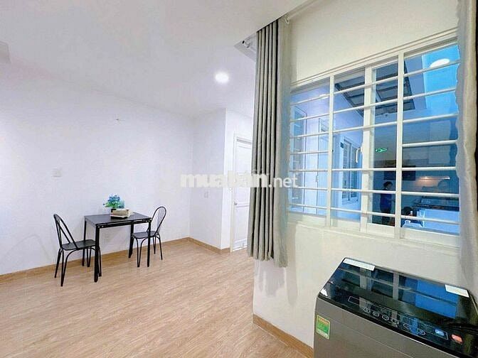 Căn hộ 2 phòng ngủ ngay ngã 4 Phú Nhuận, trung tâm thành phố