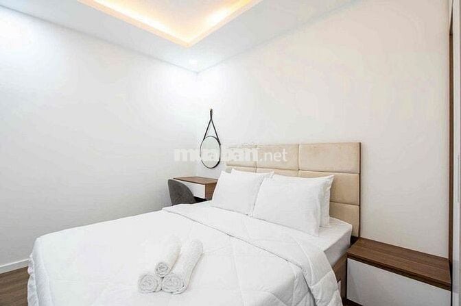 Cho thuê căn hộ 2 phòng ngủ. chung cư Sky Center. gần sân bay TSN