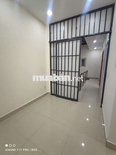 Nhà 1Trệt 2Lầu có 5pn 4wc gần Vạn Phúc 12triệu