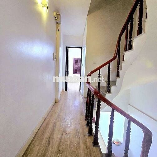 Yên Hoà Cầu Giấy. 36m 5 tầng nhà đẹp ở ngay lô góc.