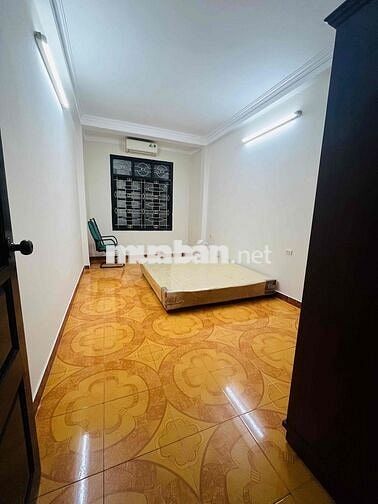 Chính chủ cho thuê nhà riêng 4 tầng 4 ngủ giá tốt