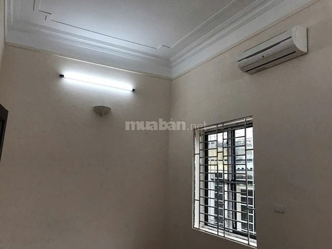 Cho thuê tầng 3 (riêng biệt) 30m2 của nhà 3 tầng khu TT Viện 108