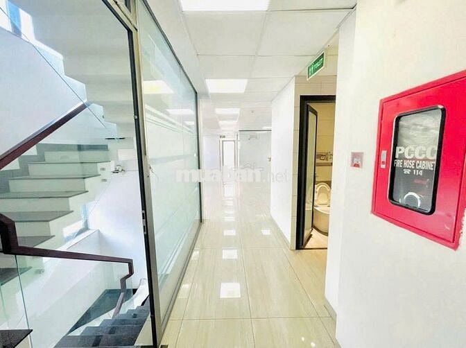 SIÊU PHẨM NHÀ MỚI KÍNH CƯỜNG LỰC 2 MẶT TIỀN THOÁNG CÓ THANG MÁY + PCCC