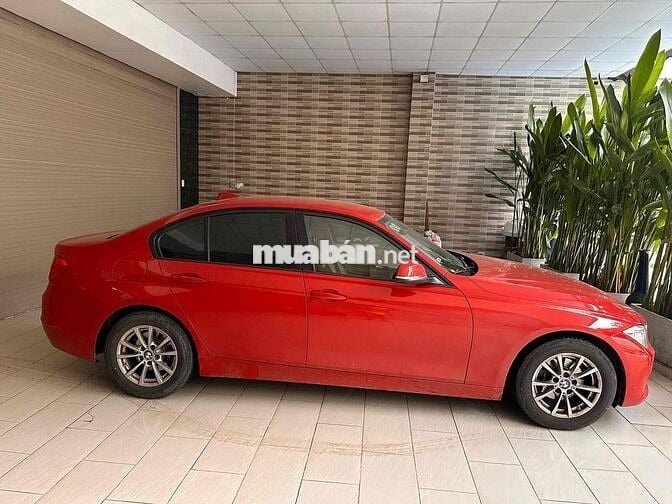 BMW 3 Series 2013 320i - full bảo hiểm từ lúc mua.