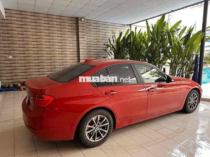 BMW 3 Series 2013 320i - full bảo hiểm từ lúc mua.