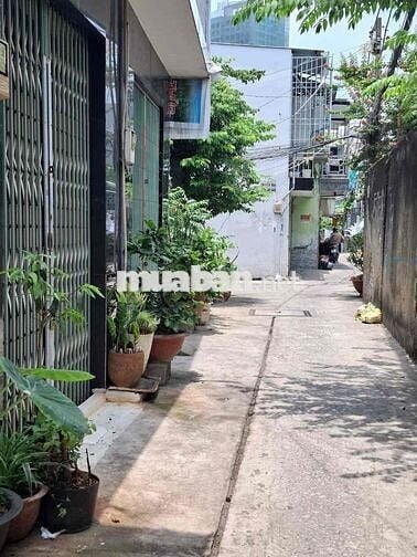 BÁN NHÀ 25m2 - 2.6 TỶ - NGAY TÊN LỬA - KẾ BÊN AEON MALL - BX MIỀN TÂY