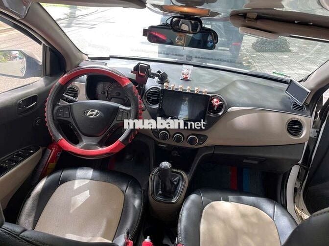 Bán Huyndai I10 đời 2015 xe đẹp đã lên full đồ