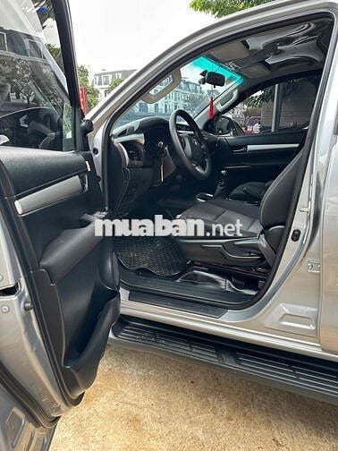 Toyota Hilux 2018 2.4G 4x4 MT - Hàng hiếm