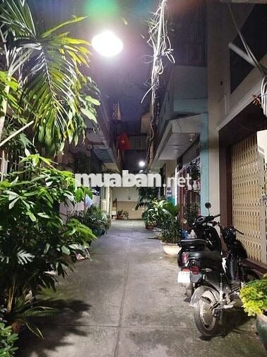CÁCH CẦU NGUYỄN TRI PHƯƠNG 200M - CHDV 4 TẦNG - 11PN - 72M2 VUÔNG VỨC