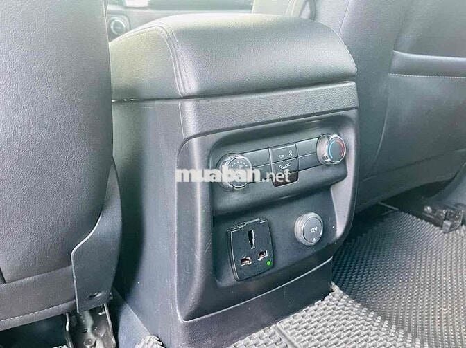 Ford Everest 2018 Titanium 2.0L 4x4 AT - 105000 km