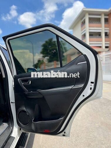 Fortuner 2023 dầu tự động 01 cầu xe còn cứng ngắt